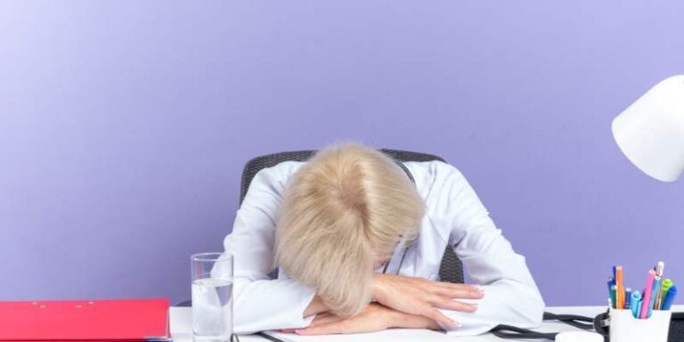 Tükenmişlik Sendromu Nedir? Belirtileri ve Başa Çıkma Yöntemleri